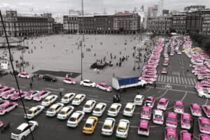 taxistas-paralizan-la-cdmx-van-contra-uber-y-didi