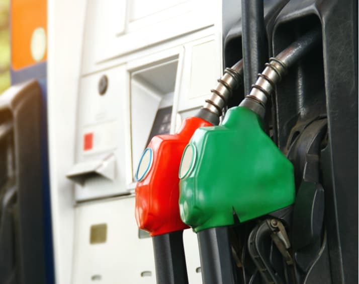 ¿Por qué no baja el precio de la gasolina en México?