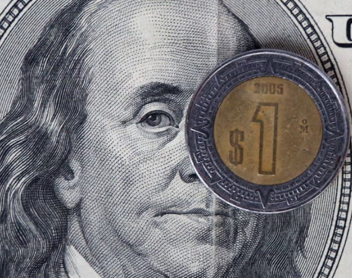Fitch y Moody’s recortan su calificación a México