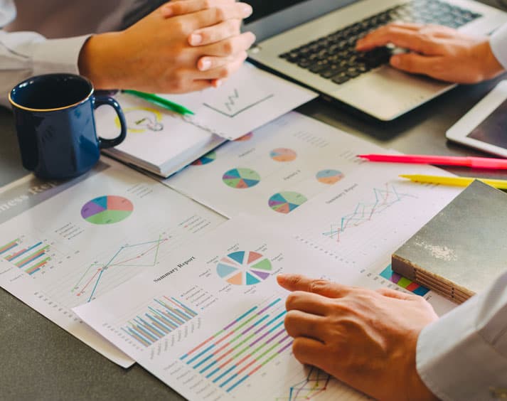 ¿Qué tipos de intereses existen en los créditos empresariales?