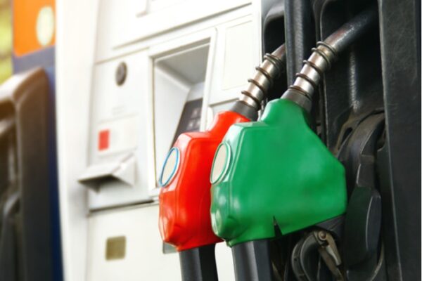 ¿Por qué no baja el precio de la gasolina en México?