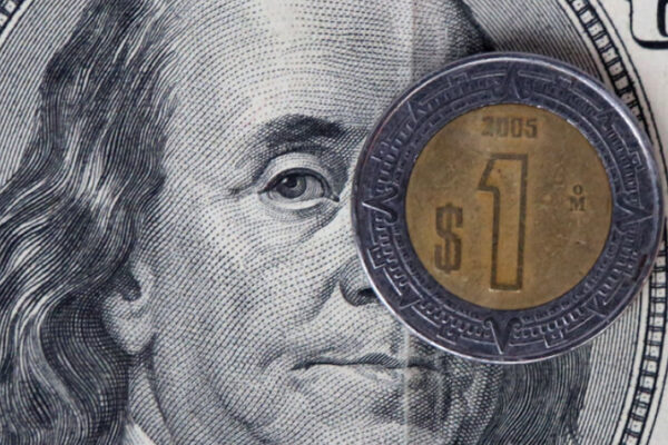 Fitch y Moody’s recortan su calificación a México 14 Fitch y Moody’s recortan su calificación a México