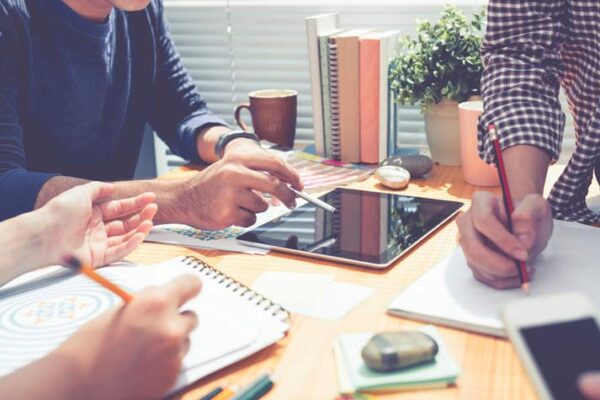 Cómo dividir el dinero de un negocio