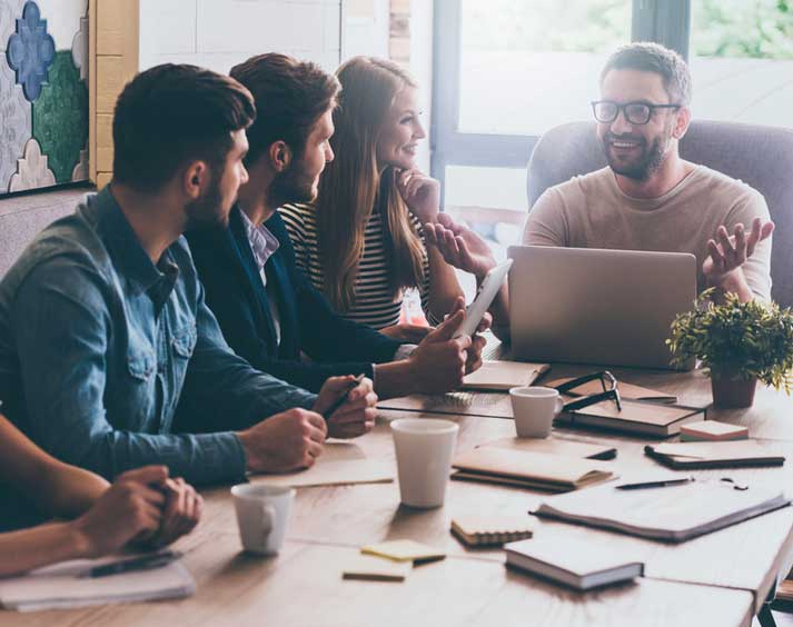 ¿Cuál es la cantidad mínima de accionistas para la solicitud?