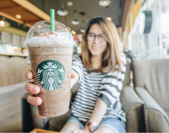 Tie-Dye, el Frappuccino que logró romper récord en Starbucks