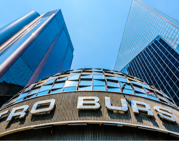 BMV cae por posible pérdida de calificación crediticia de México