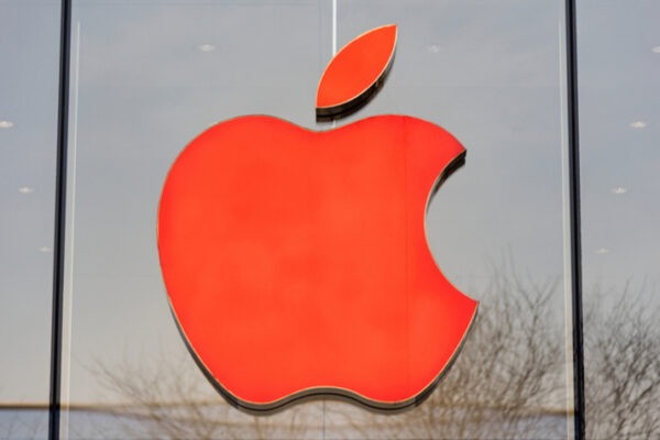 Apple voltea a los 90´s con el regreso de su logo multicolor