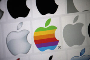 Apple voltea a los 90´s con el regreso de su logo multicolor 7 apple-voltea-a-90s-con-regreso-de-logo-multicolor