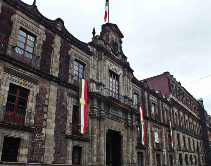Roban Casa de la Moneda de México en Reforma