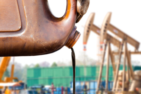 Precio del petróleo cae tras reporte de Arabia Saudita