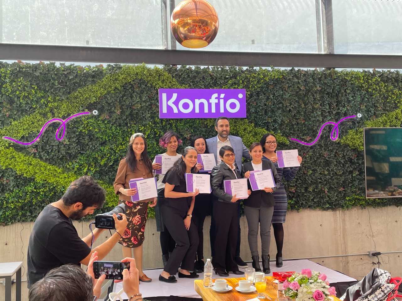 Una oportunidad para las mujeres de reintegrarse en la vida laboral 2 Mujeres profesionales de Reinicia tu carrera