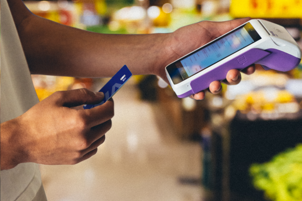 Compite y crece tu miscelánea con una terminal de pagos