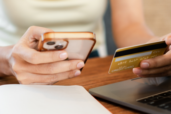 ¿Las comisiones de pago con CFDI 4.0 son deducibles ante el SAT?