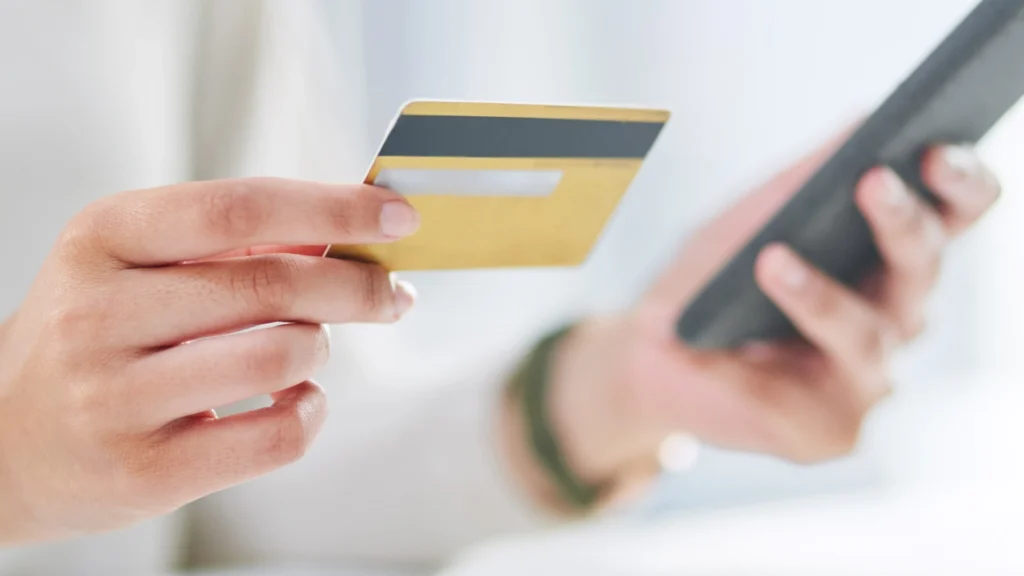 ¿Se puede transferir dinero desde una tarjeta de crédito?